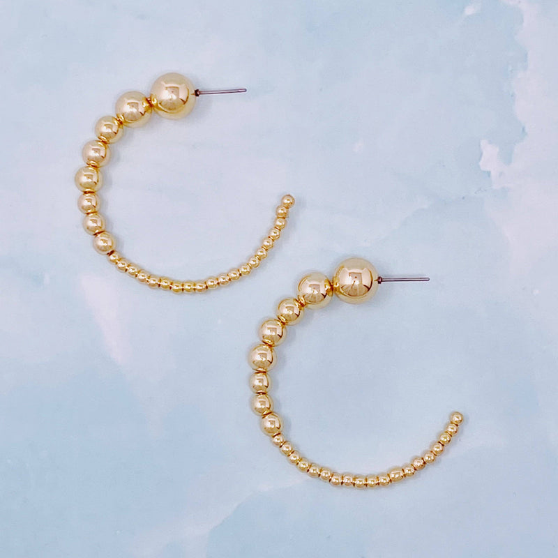 Gradation Bauble Hoop Earrings: Silver