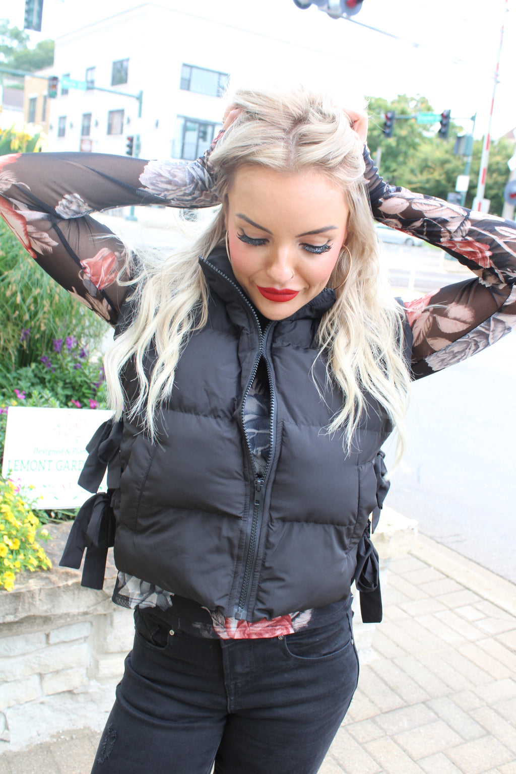 Side Bow Tie Crop Puffer Vest | Black