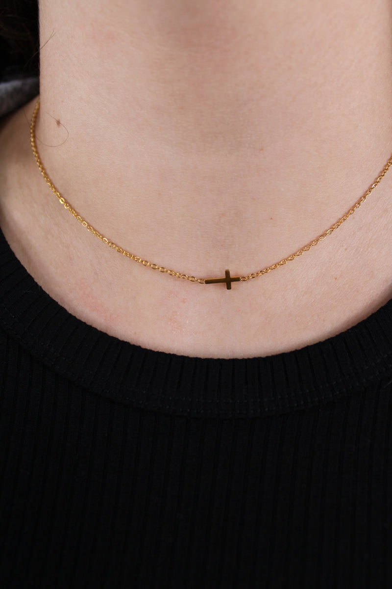 Gold Medium Cross Necklace | Chandler Sutton