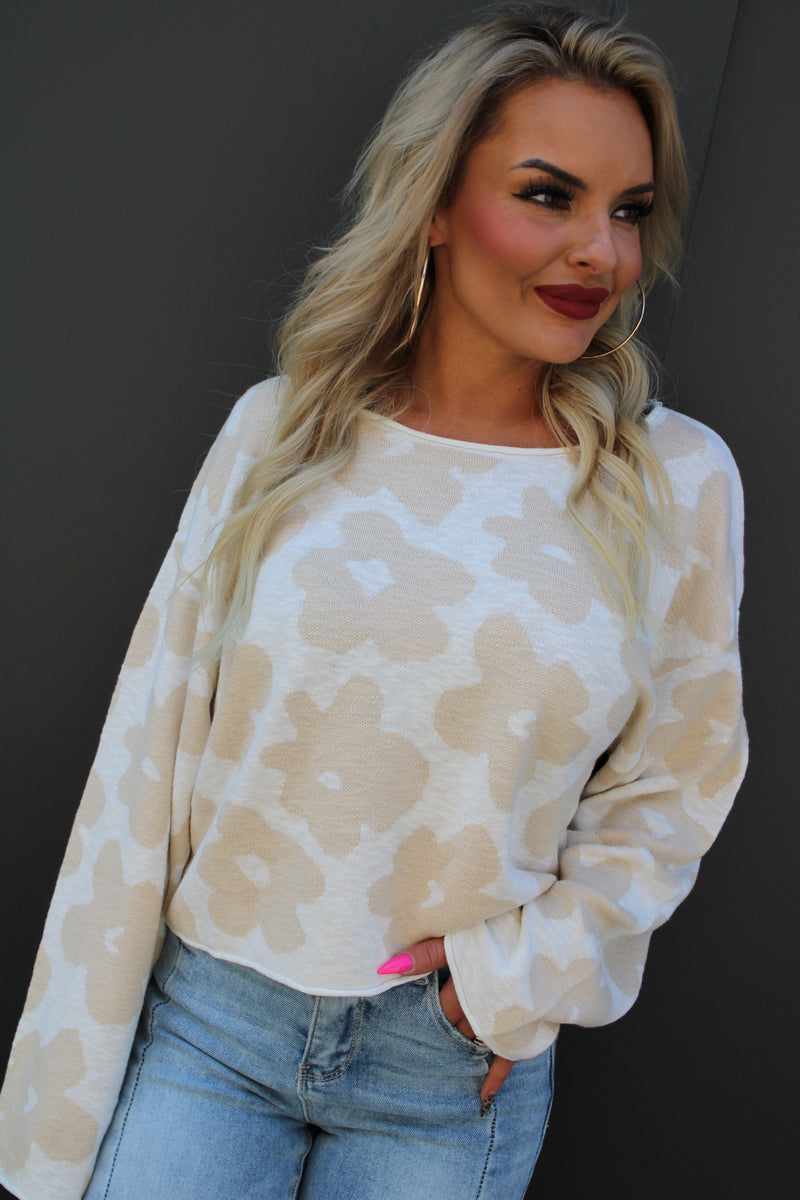 Fall 70s Vibe Lightweight Floral Sweater Beige