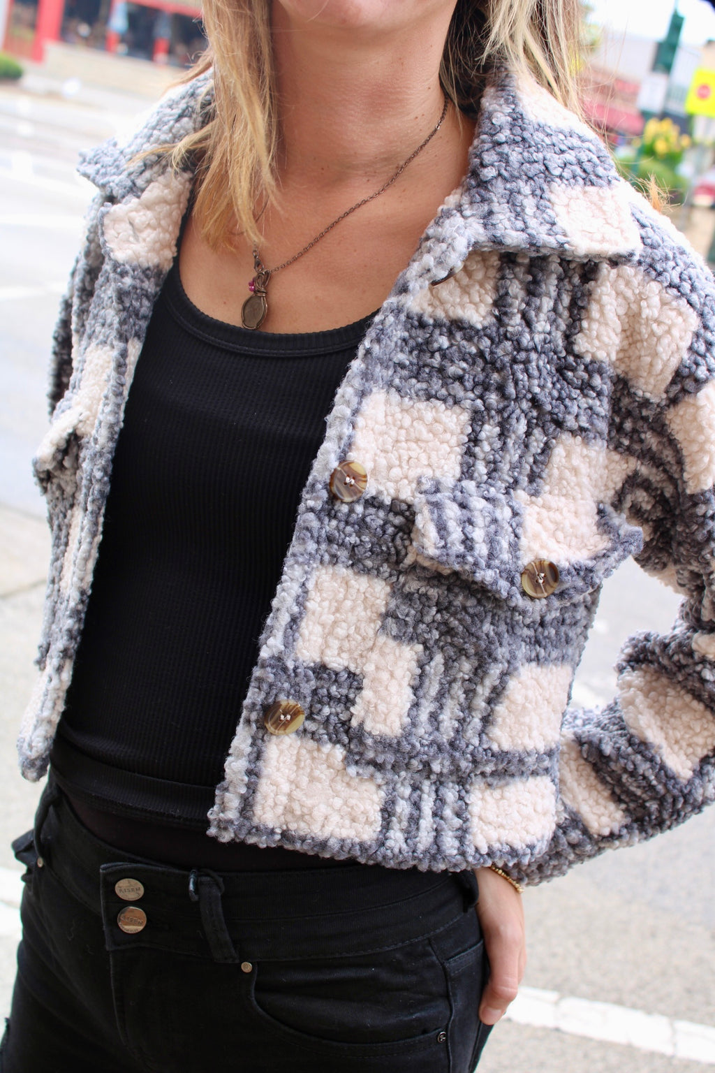 Plaid Sherpa Short Button Jacket | Black Beige