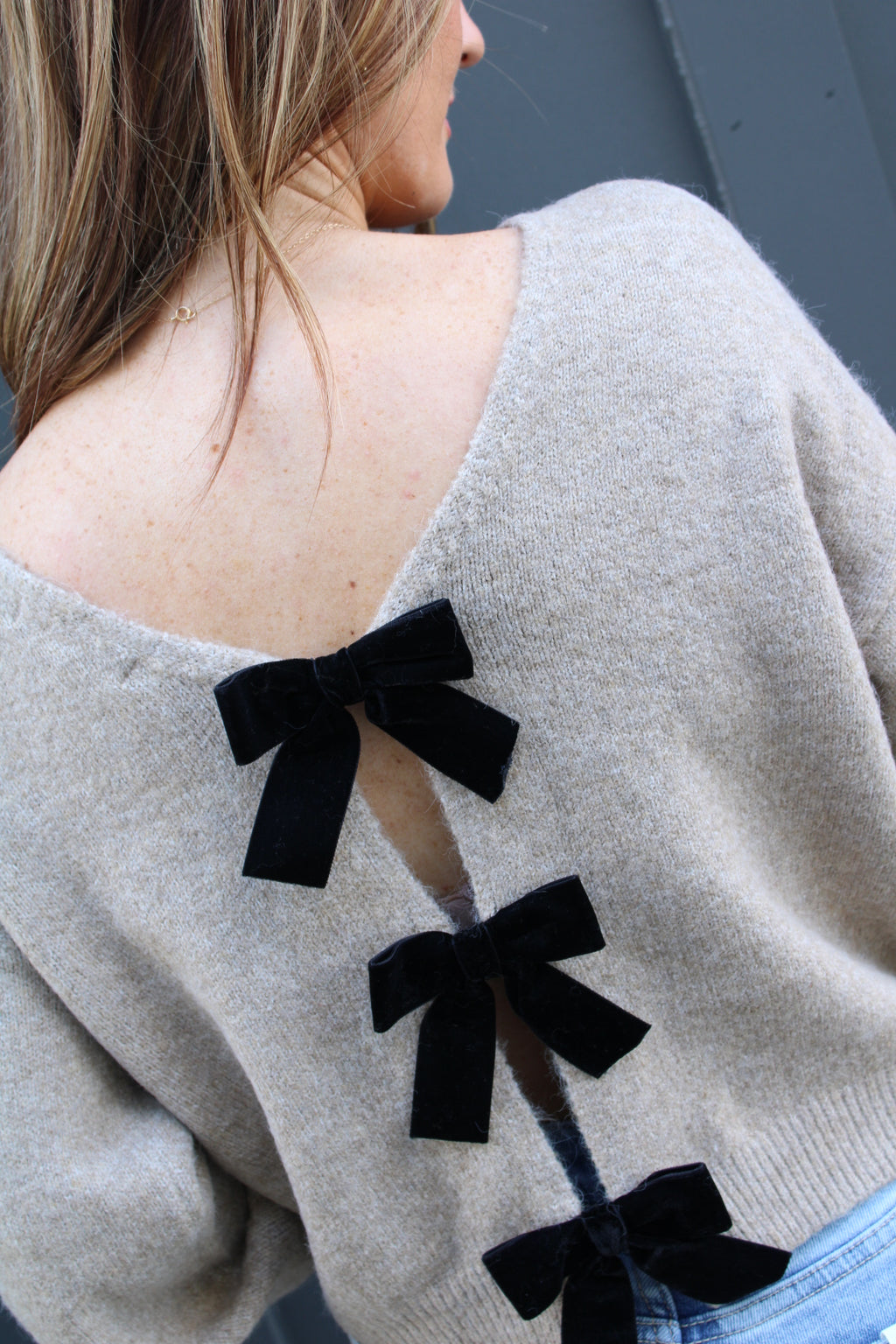 Velvet Bow Back Pullover Sweater | Khaki