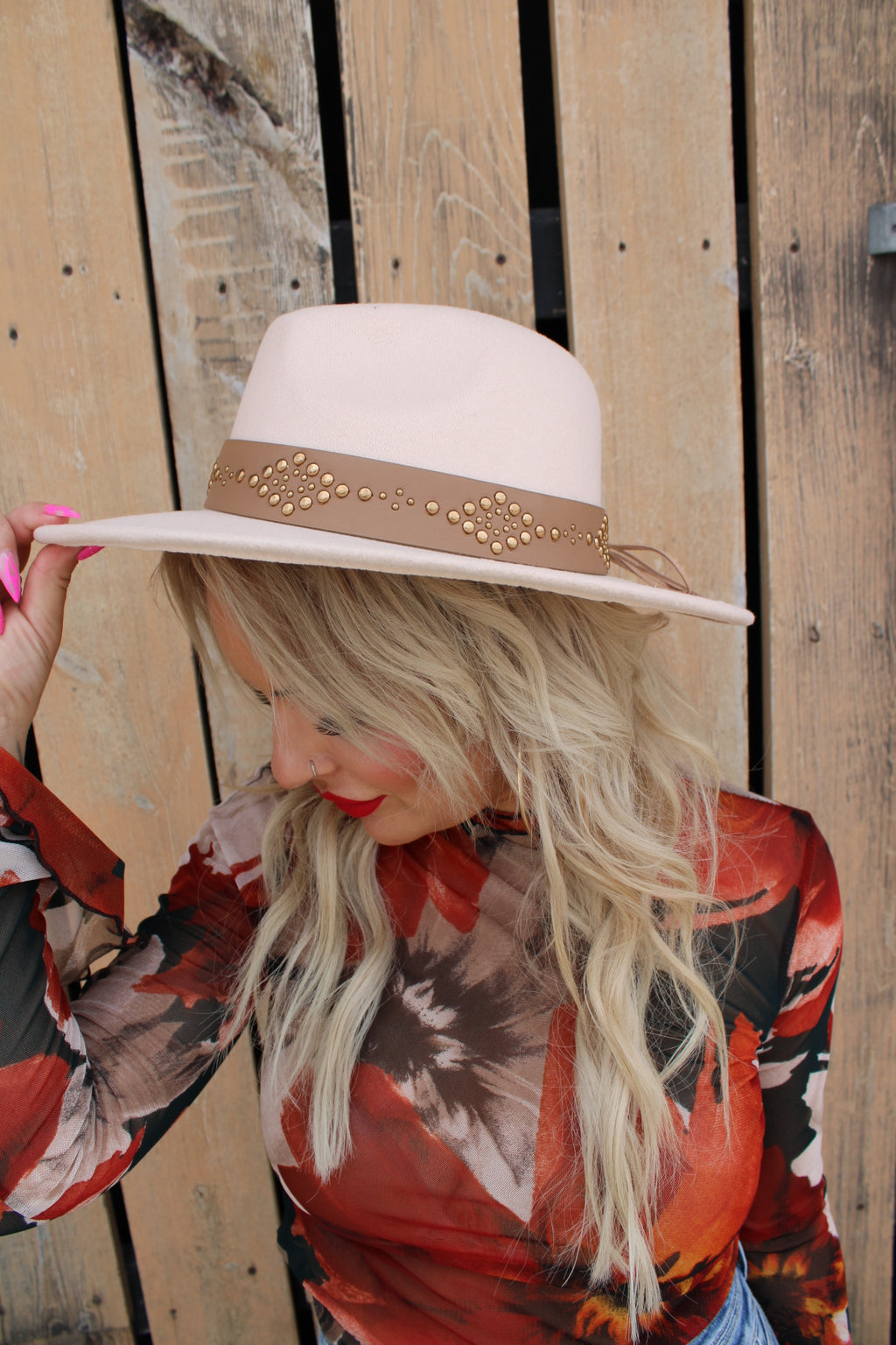 Glinda Grommet Trim Wide Brim Fedora | Beige
