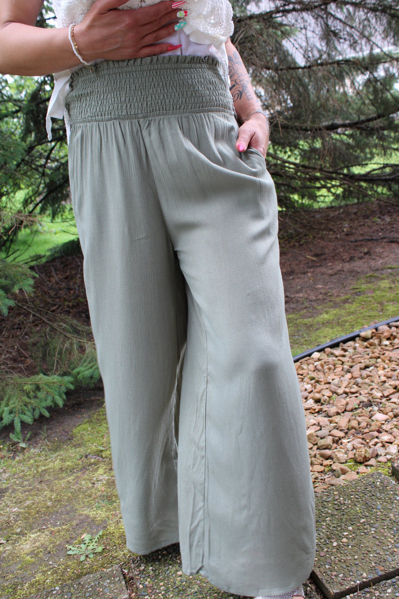 Summer Feeling Wide Leg Smocked Elastic Waist Pants with Pockets