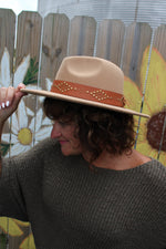 Glinda Grommet Trim Wide Brim Fedora | Tan