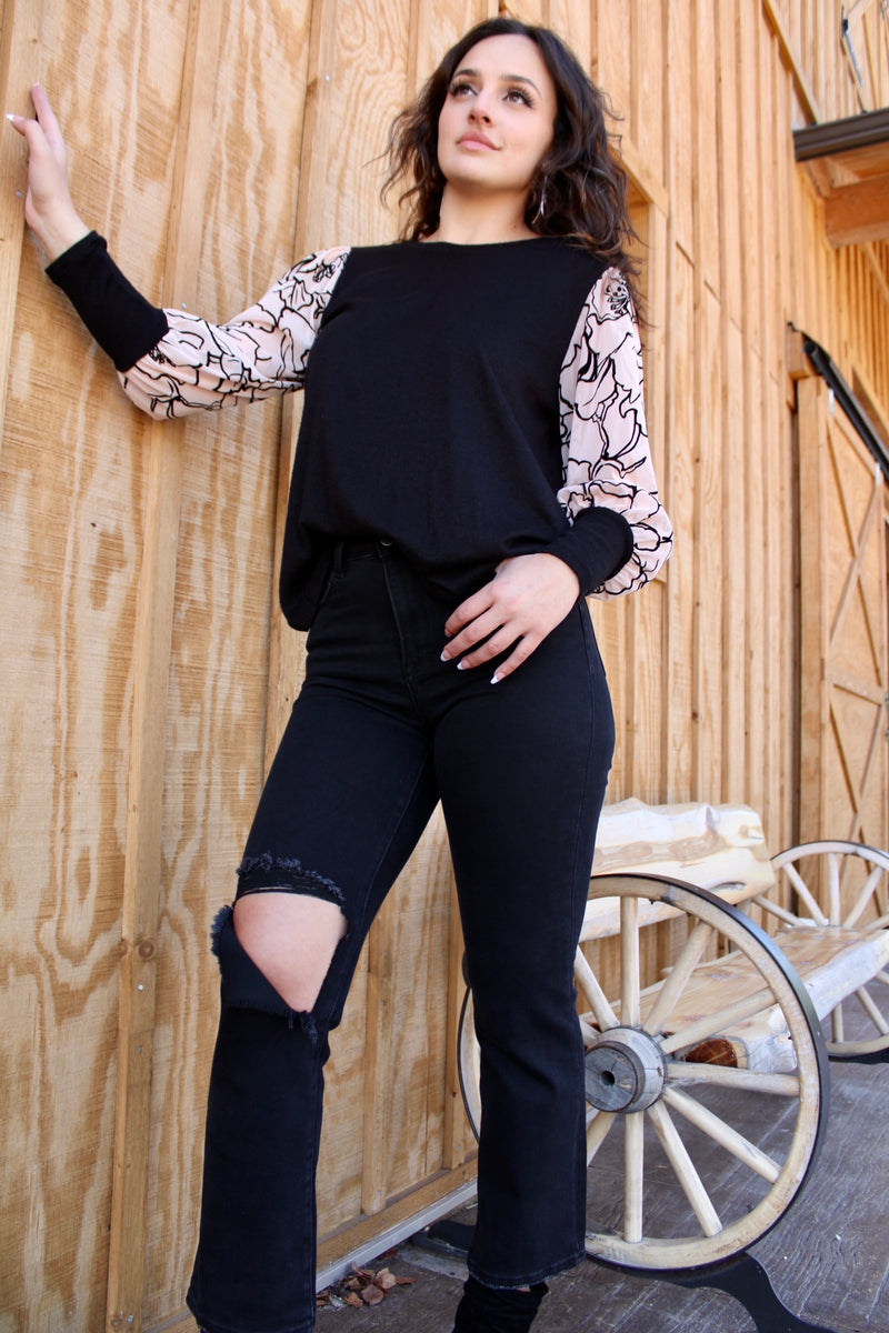 A Perfect Occasion Floral Sleeve Top | Black