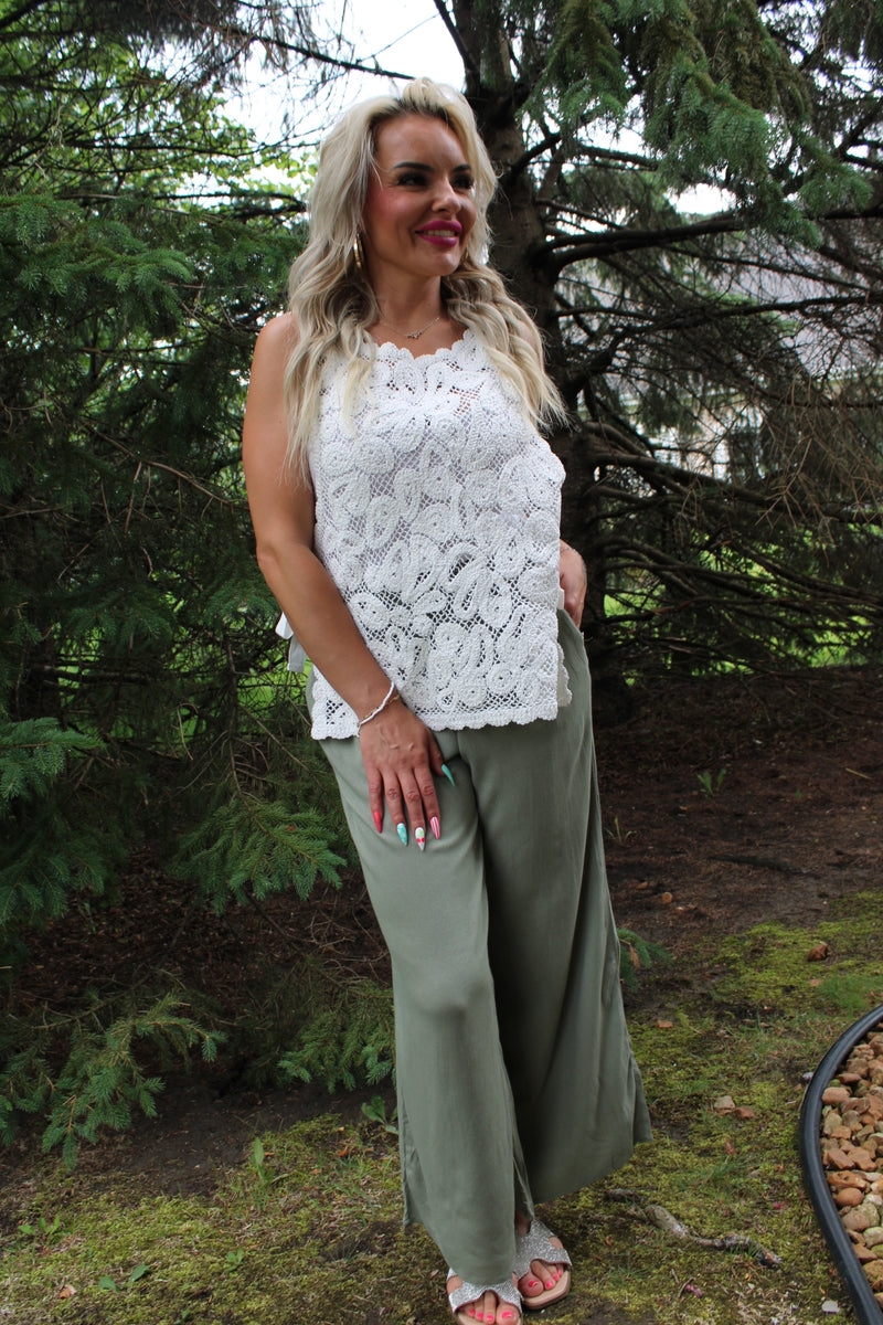 Summer Feeling Wide Leg Smocked Elastic Waist Pants with Pockets