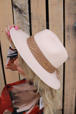 Glinda Grommet Trim Wide Brim Fedora | Beige