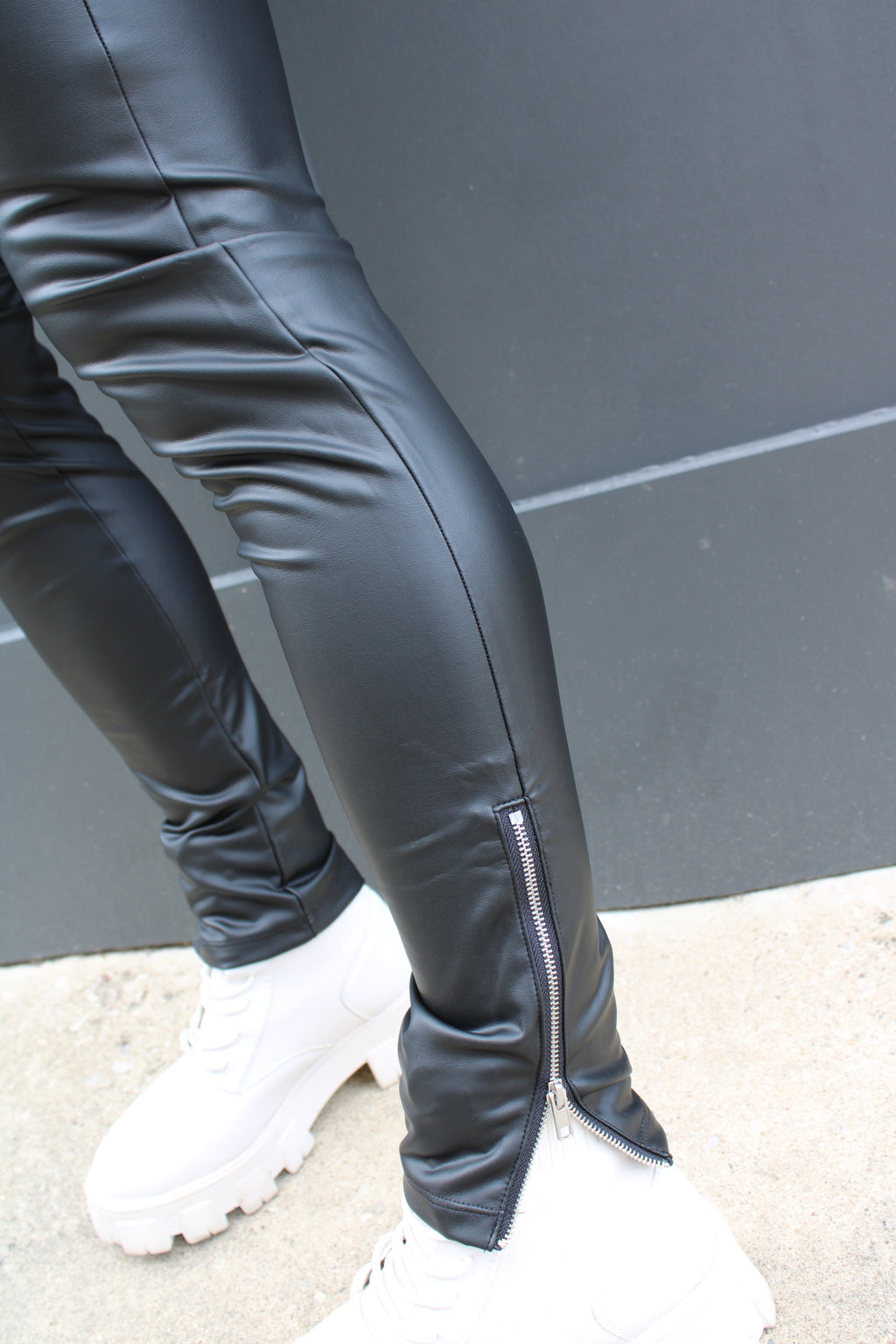 Yummie Faux Leather Shaping Legging w/ Side Zip