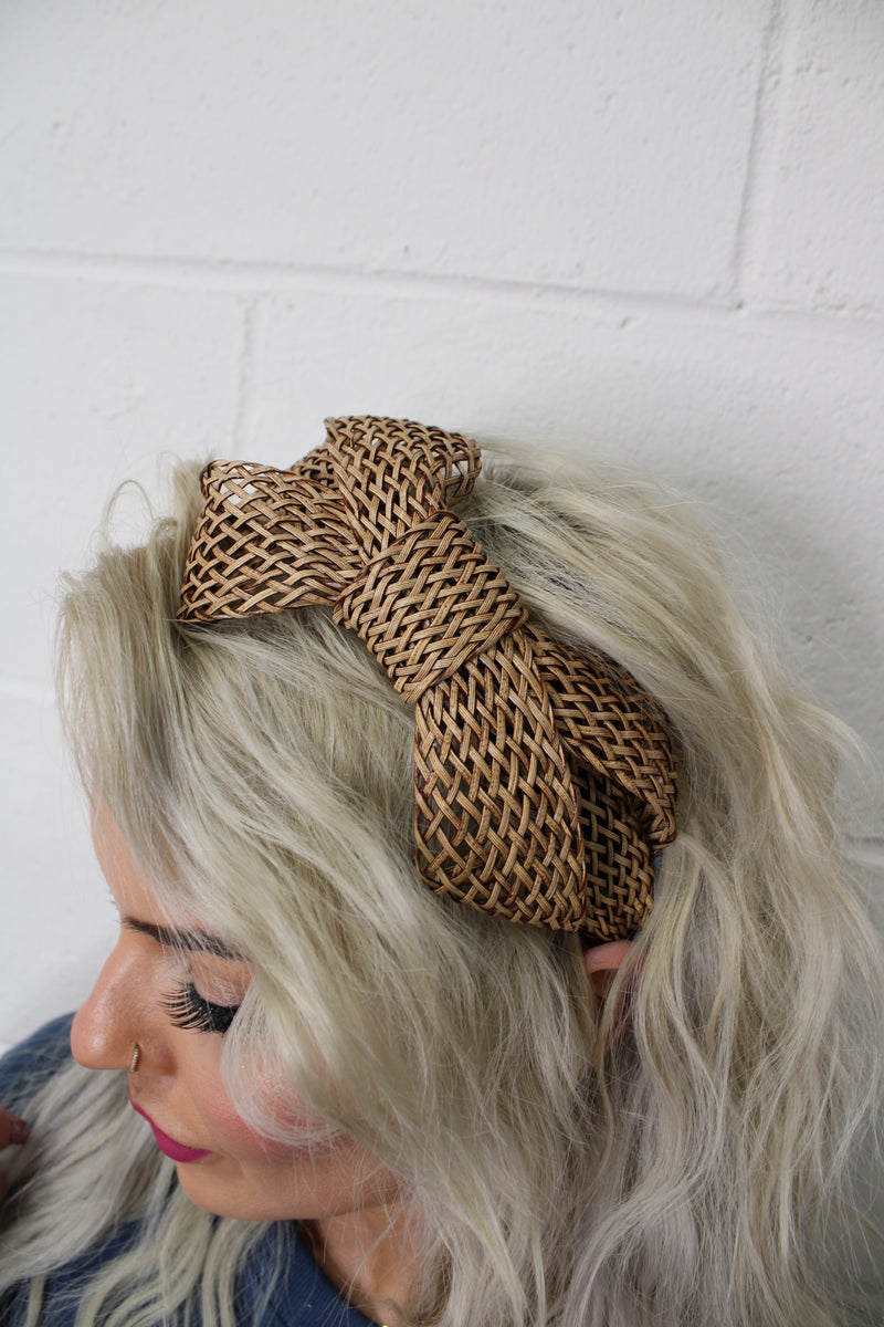 Handwoven Rattan Bow Accented Headband
: Brown