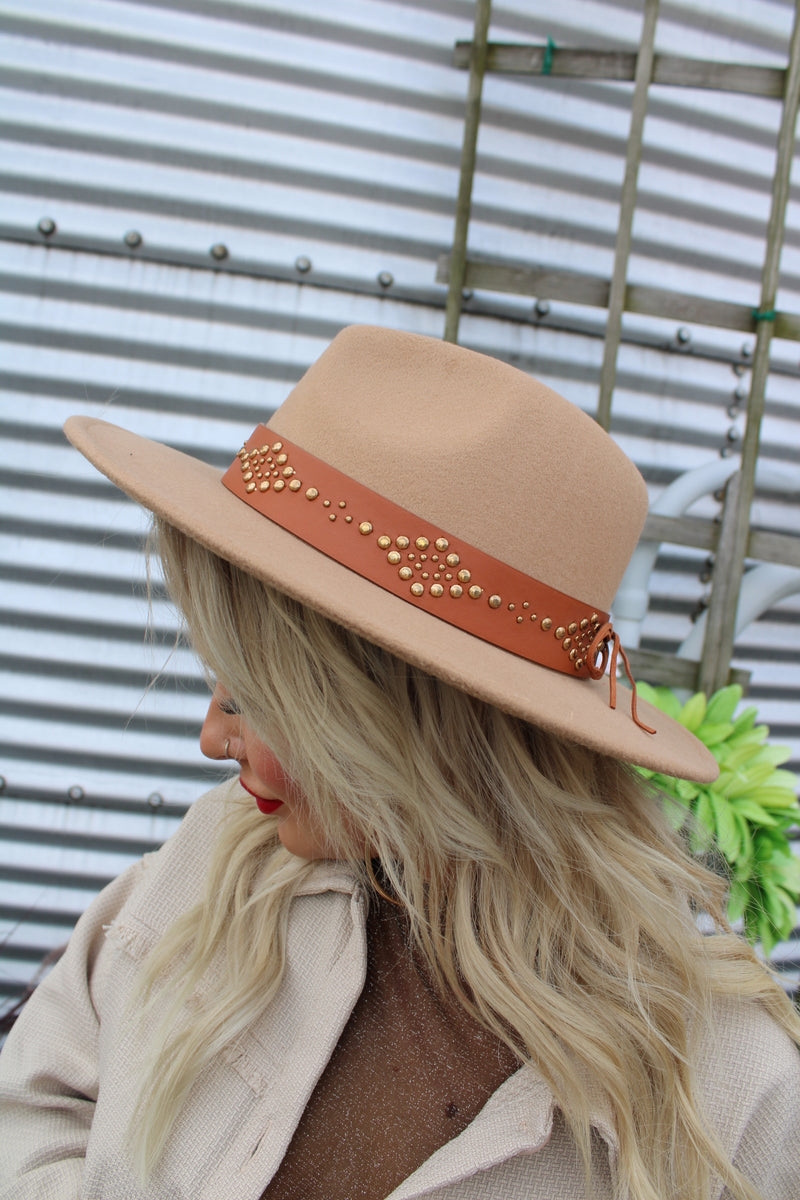 Glinda Grommet Trim Wide Brim Fedora | Tan