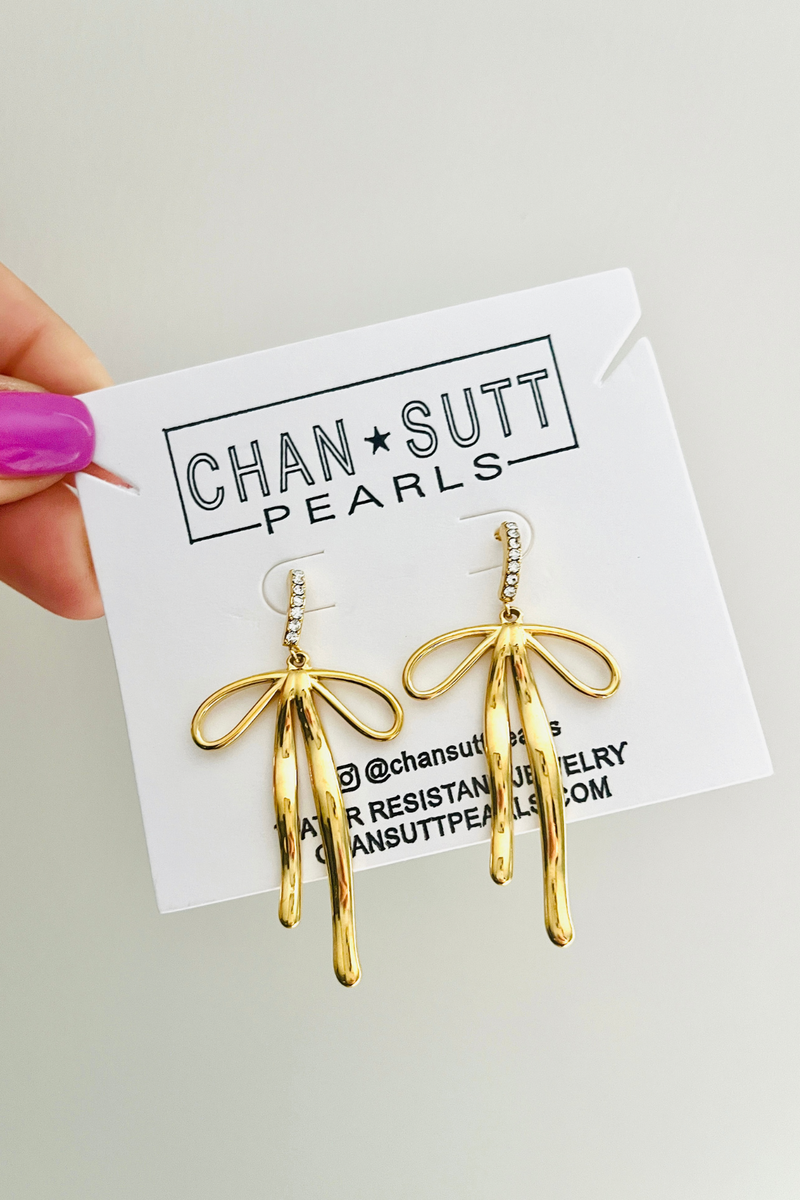 Chandler Sutton Diamond Bow Earrings | Gold