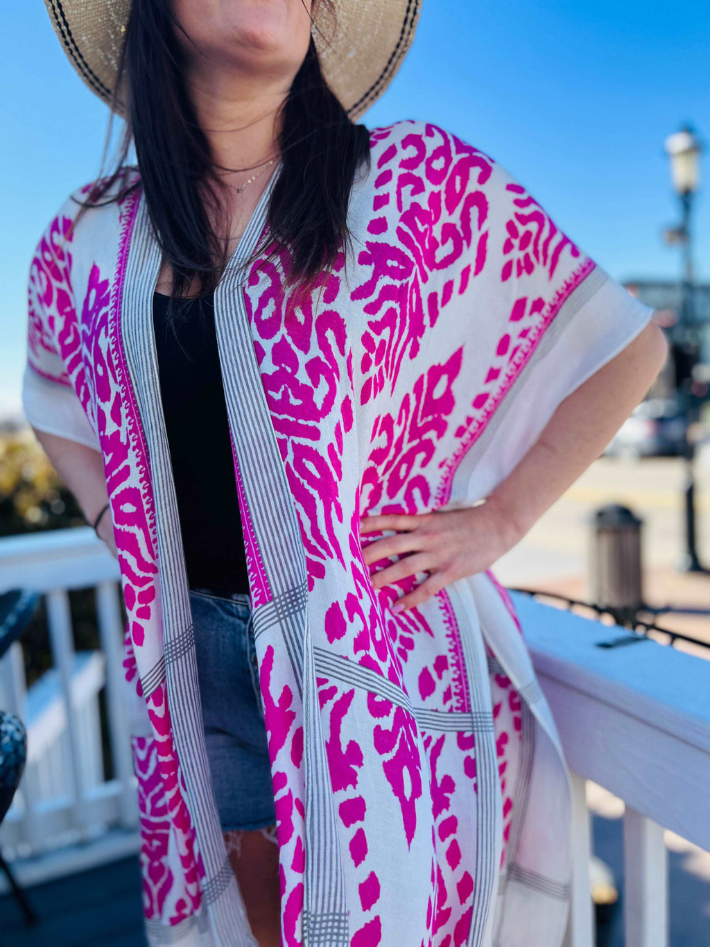 Antigua Damask Print Kimono | Bright Pink